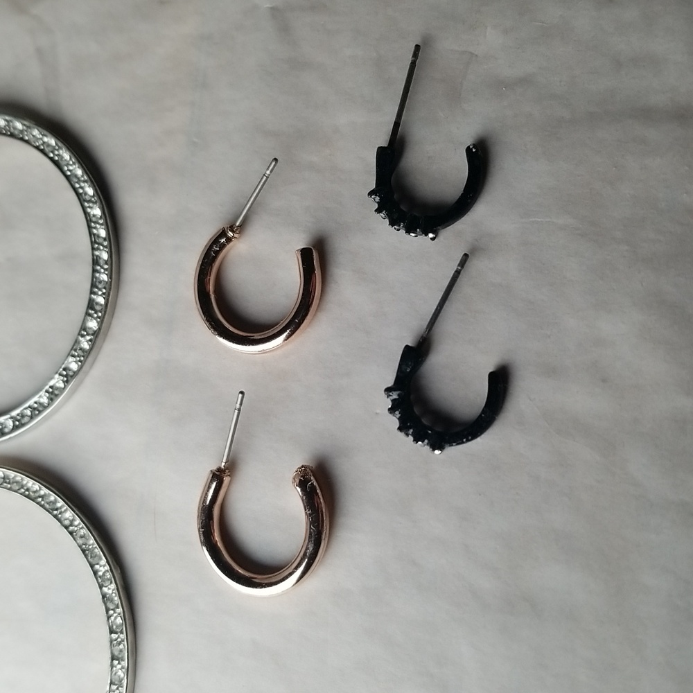 Curved And Circle Earring Collection - Picture 5 of 8